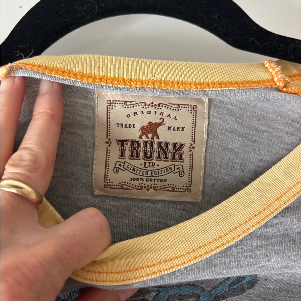 Trunk Vintage Graphic Long Sleeve Tee - Yellow and Gray - Picture 5 of 9